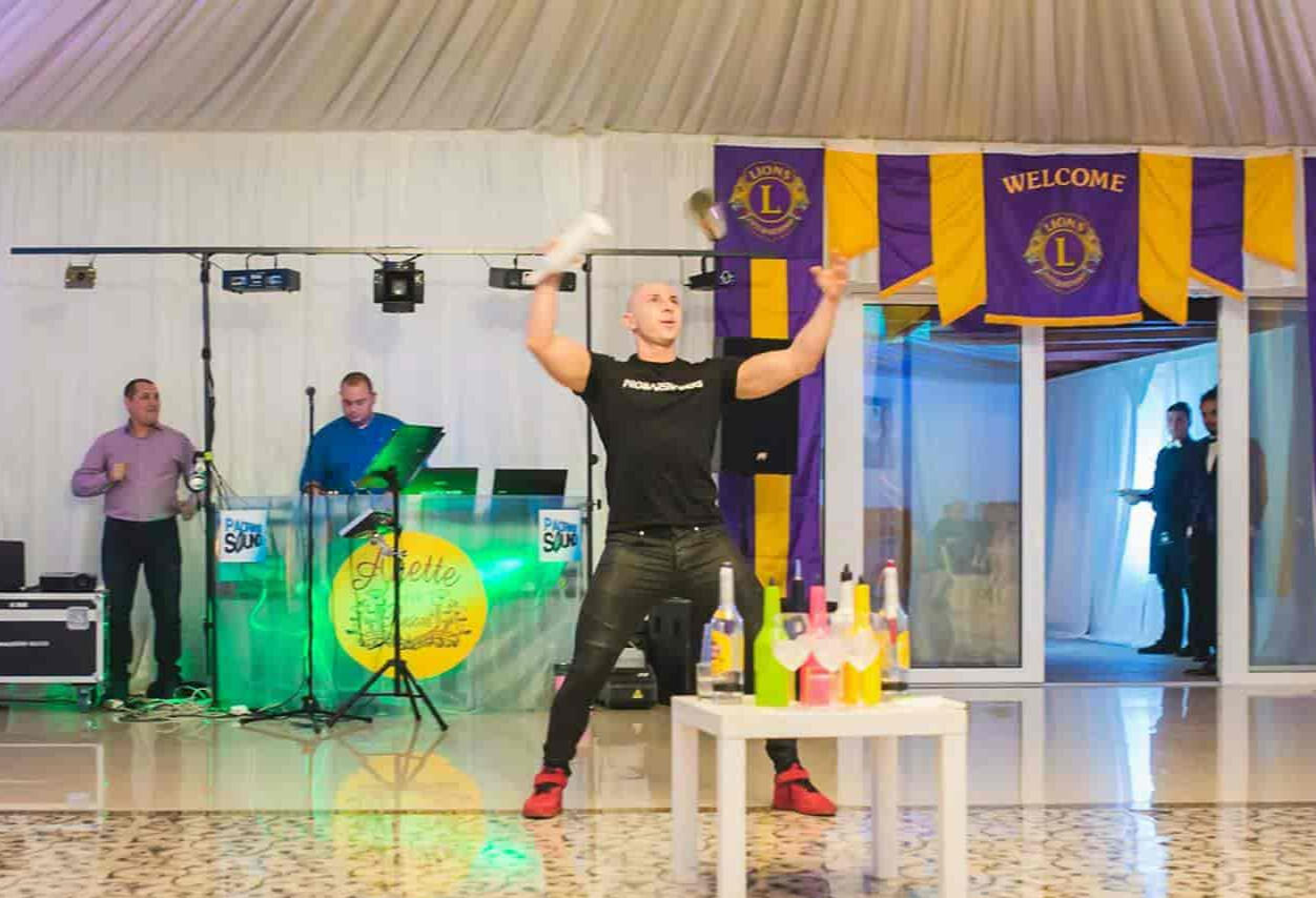 Spectacol in sala pentru nunti Spectacol in sala pentru nunti